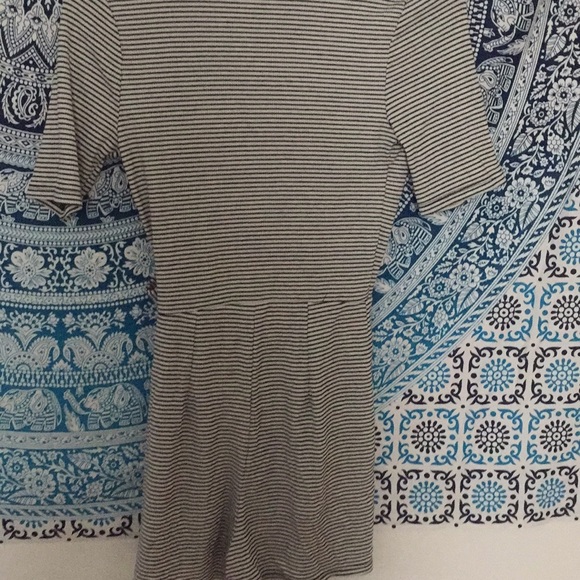 Striped Romper - Picture 3 of 5